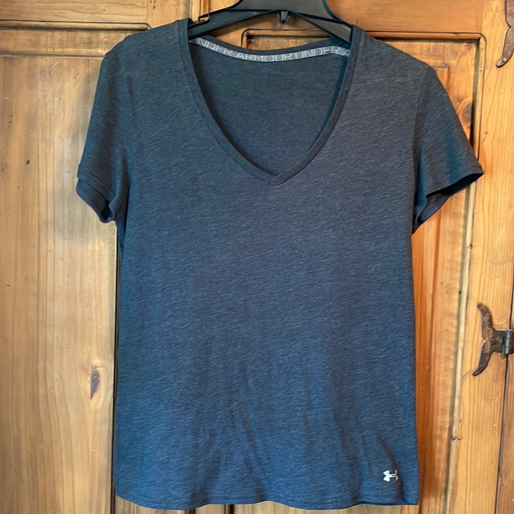Women Under Armour Tee size L